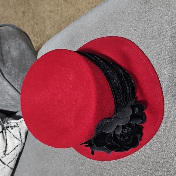 Wool Hat Red With Black Velvet Flowers Sash Ribbon Vintage Vibes - Picture 4 of 10